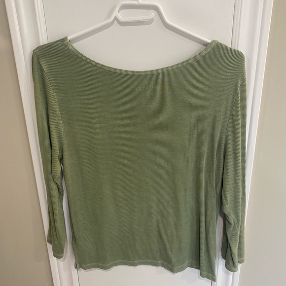 Green Long Sleeve Tee - Picture 2 of 2